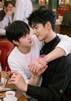 Ổ BÁNH MÌ KÉO TA SÁT GẦN NHAU